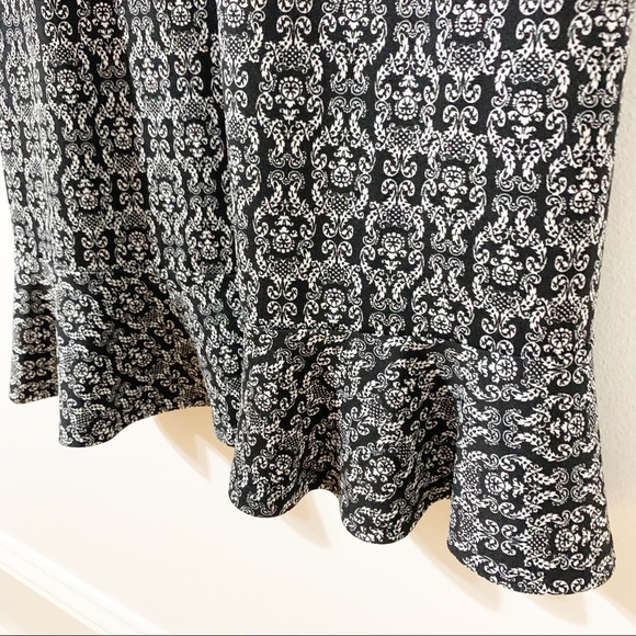 Ann Taylor LOFT Cap Sleeve Dress Ruffled Hem Empire Waistline Invisible Zipper - Picture 5 of 8